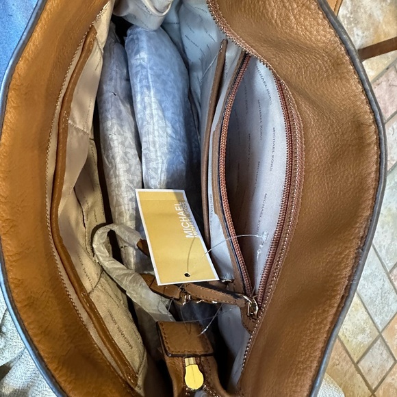 Michael Kors Fulton large hobo bag - Picture 7 of 9